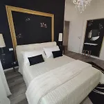 Aurora Flowers - Two And Free Parking Near Center And Train Station Апартаменты *
