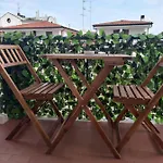 Aurora Flowers - Two And Free Parking Near Center And Train Station Apartamento Modena