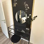 Apartamento Aurora Flowers - Two And Free Parking Near Center And Train Station