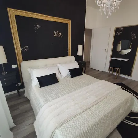 Aurora Flowers - Two And Free Parking Near Center And Train Station דירה *