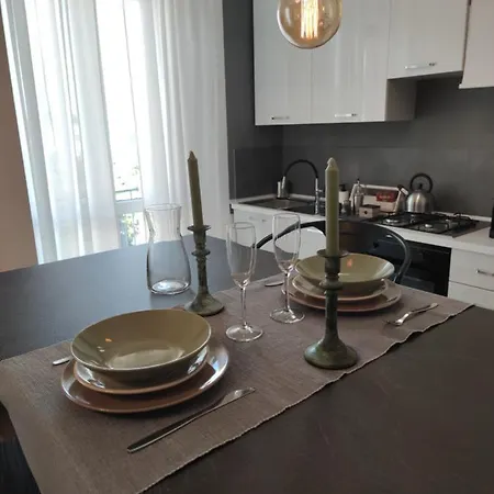 Apartman Aurora Flowers - Two And Free Parking Near Center And Train Station *