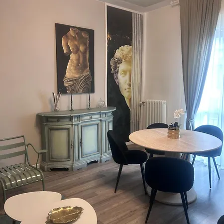 דירה Aurora Flowers - Two And Free Parking Near Center And Train Station מודנה