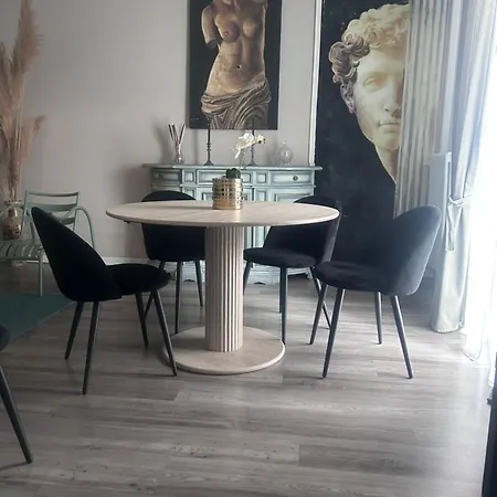 Aurora Flowers - Two And Free Parking Near Center And Train Station Modena