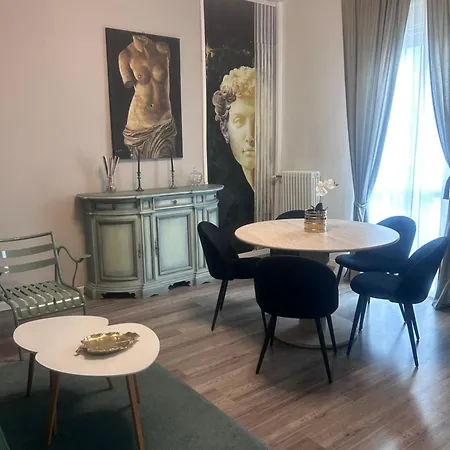 Aurora Flowers - Two And Free Parking Near Center And Train Station * Modena